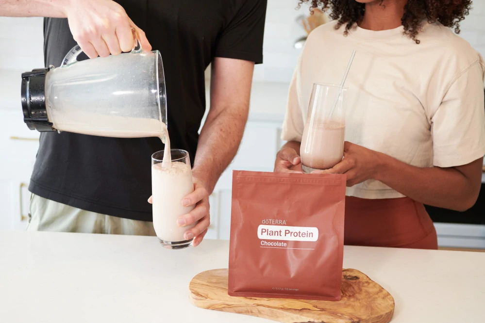 Čokoládový rostlinný protein Doterra 512 g