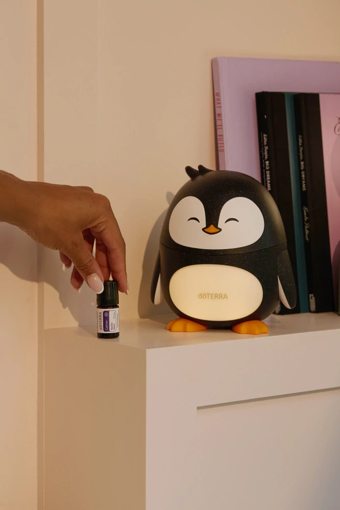 dōTERRA difuzér Tučňák a dōTERRA Calmer 5 ml