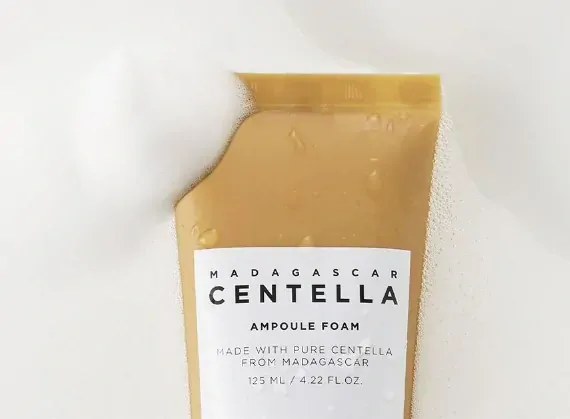 SKIN1004 Madagascar Centella Ampoule Foam Mycí pěna na obličej s pupečníkem asijským 125 ml